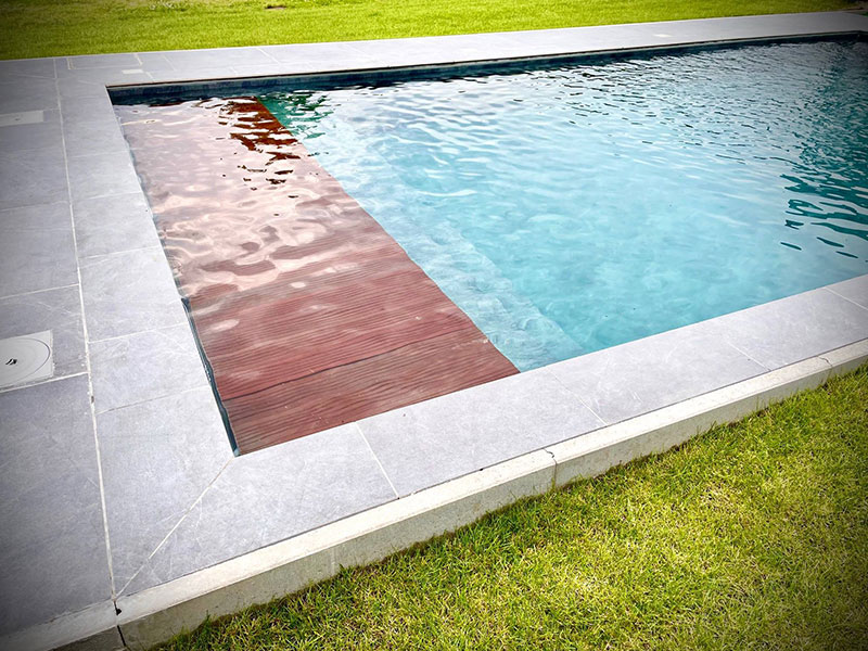 33_Accueil_AQUAPOOLS et spas_Piscines_beton_Lille_Valenciennes_Tournai_Bondues_France_Belgique